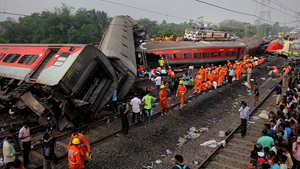 پایان عملیات امداد و نجات تصادف قطار در هند