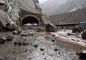 جاده چالوس، در محدوده استان البرز، کماکان مسدود