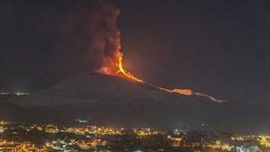 فوران مجدد آتشفشان اتنا در ایتالیا
